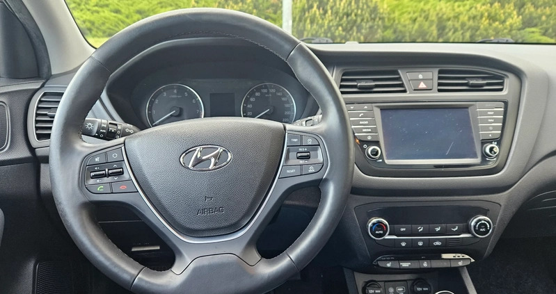 Hyundai i20 cena 39900 przebieg: 200000, rok produkcji 2015 z Iłowa małe 191